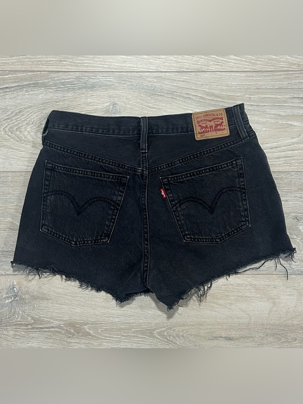 Levi’s 501 High Rise Black Denim Shorts Size 30 Raw Hem - Picture 2 of 8